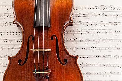 网易免费射击新作《FragPunk》公布 加入卡牌设计